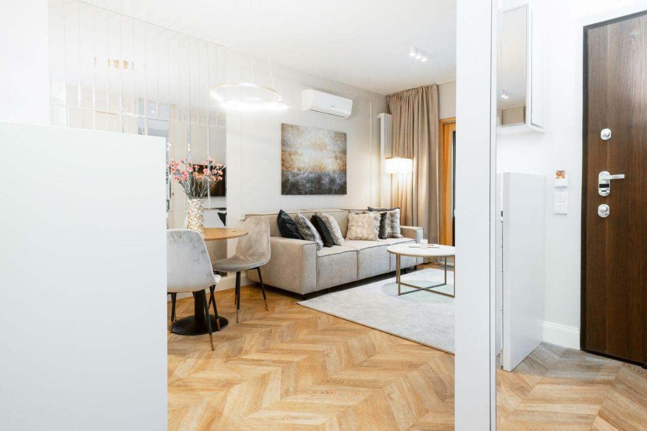 وارسو Mennica Residence Apartments By Renters Prestige المظهر الخارجي الصورة