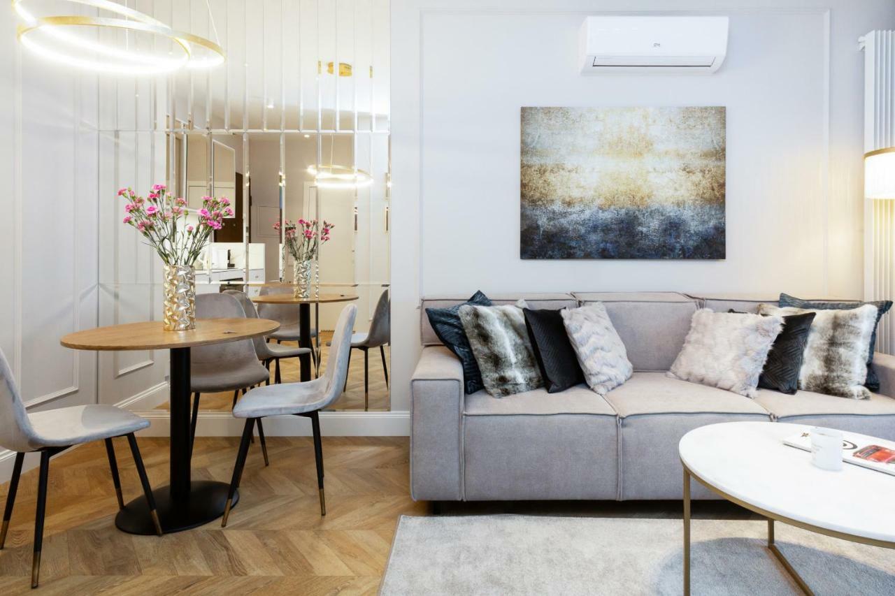 وارسو Mennica Residence Apartments By Renters Prestige المظهر الخارجي الصورة